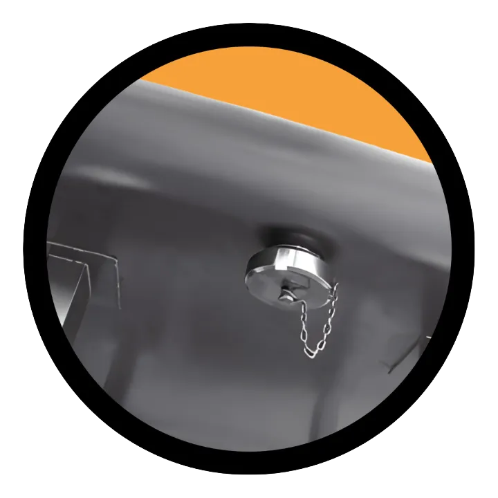 Simple outlet with cap